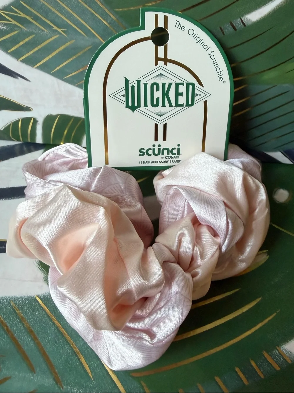 Scünci Wicked Glinda Jumbo Twist Satin Scrunchie Pink NWT